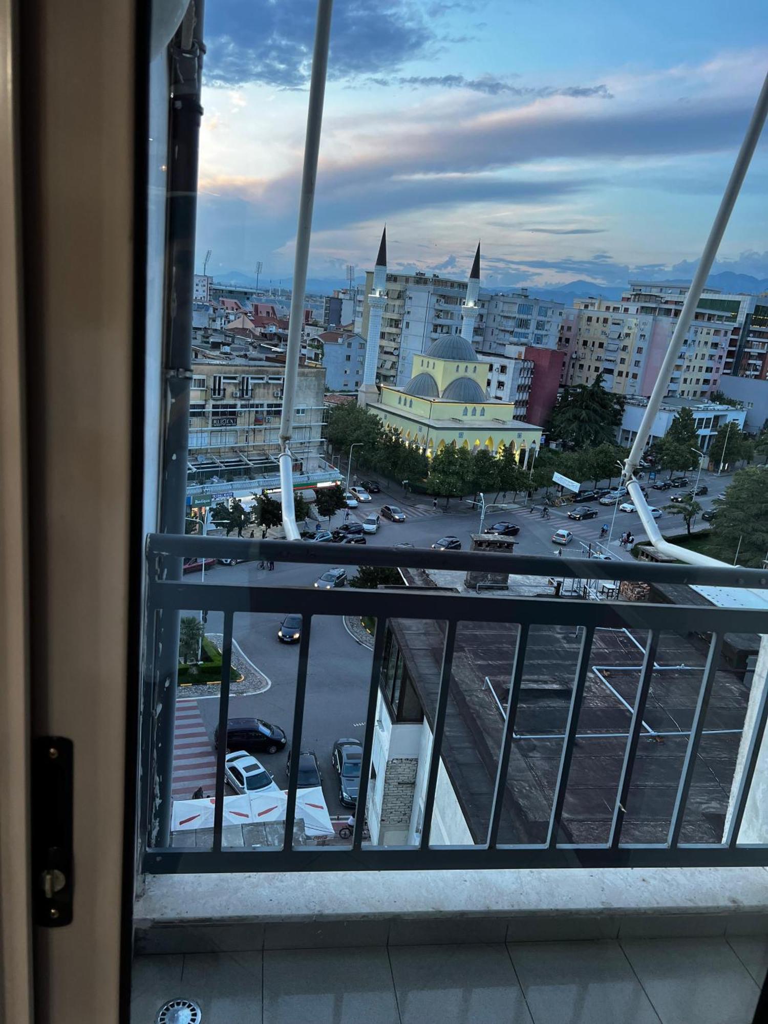 Amy'S Luxury Appartment Shkodër Exterior foto